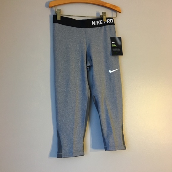 Nike Pants - brand new Nike pro crop leggings